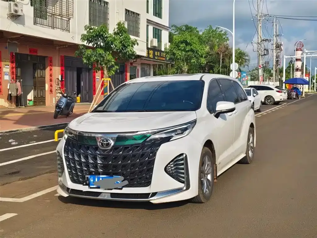 Toyota Sienna 2024 из CN, фото 1