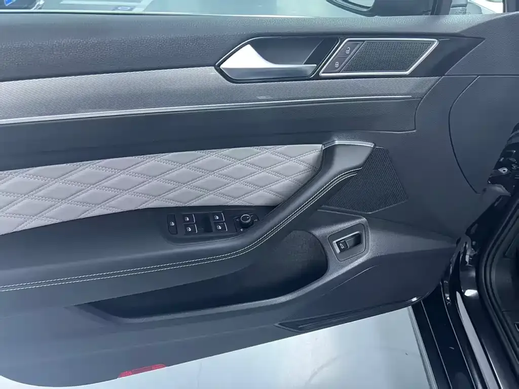 Volkswagen Magotan 2023 из CN, фото 10