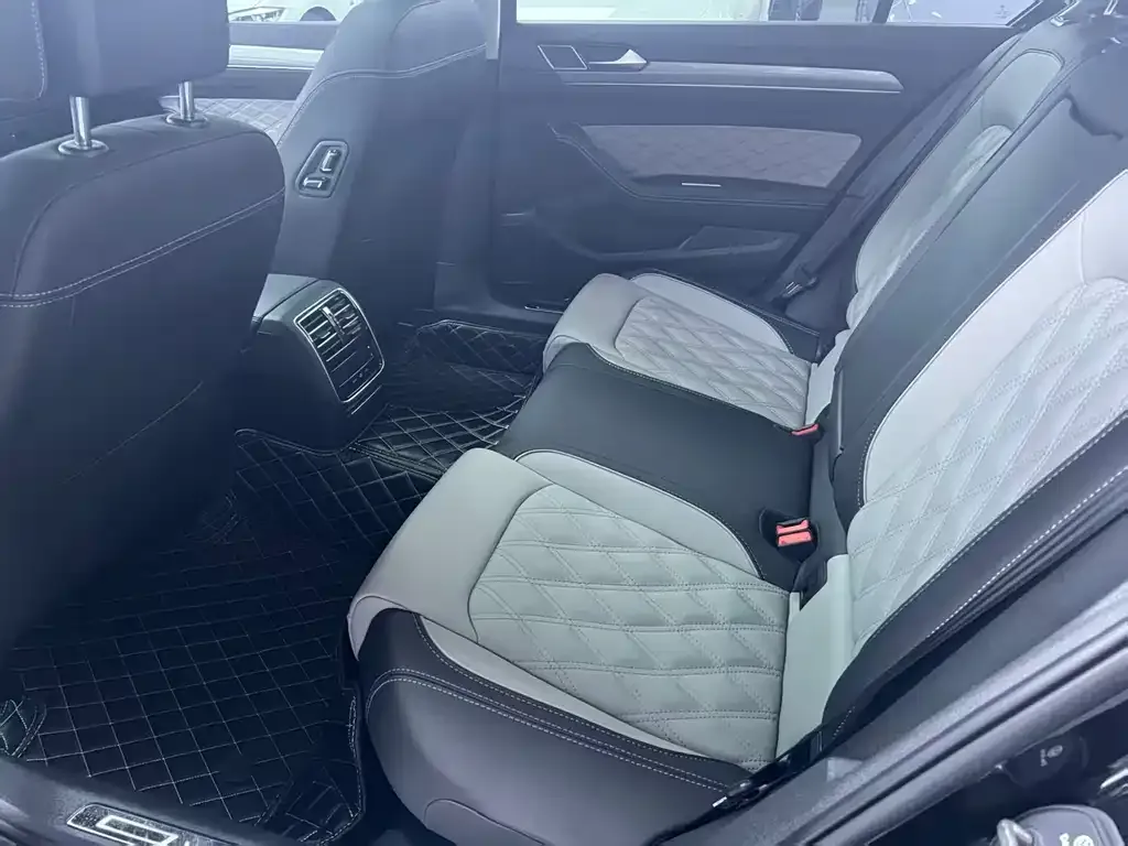 Volkswagen Magotan 2023 из CN, фото 7