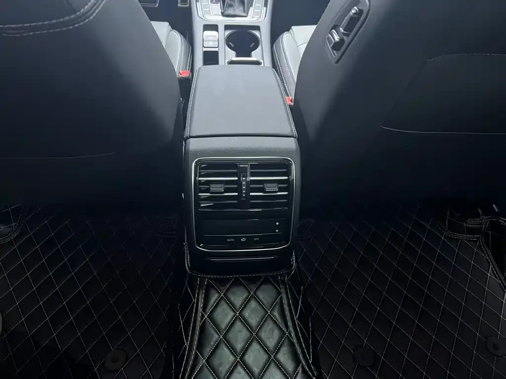 Volkswagen Magotan 2023 из CN, фото 6