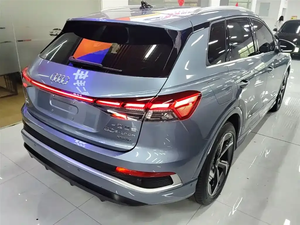 Audi Q4 e-tron — фото 3
