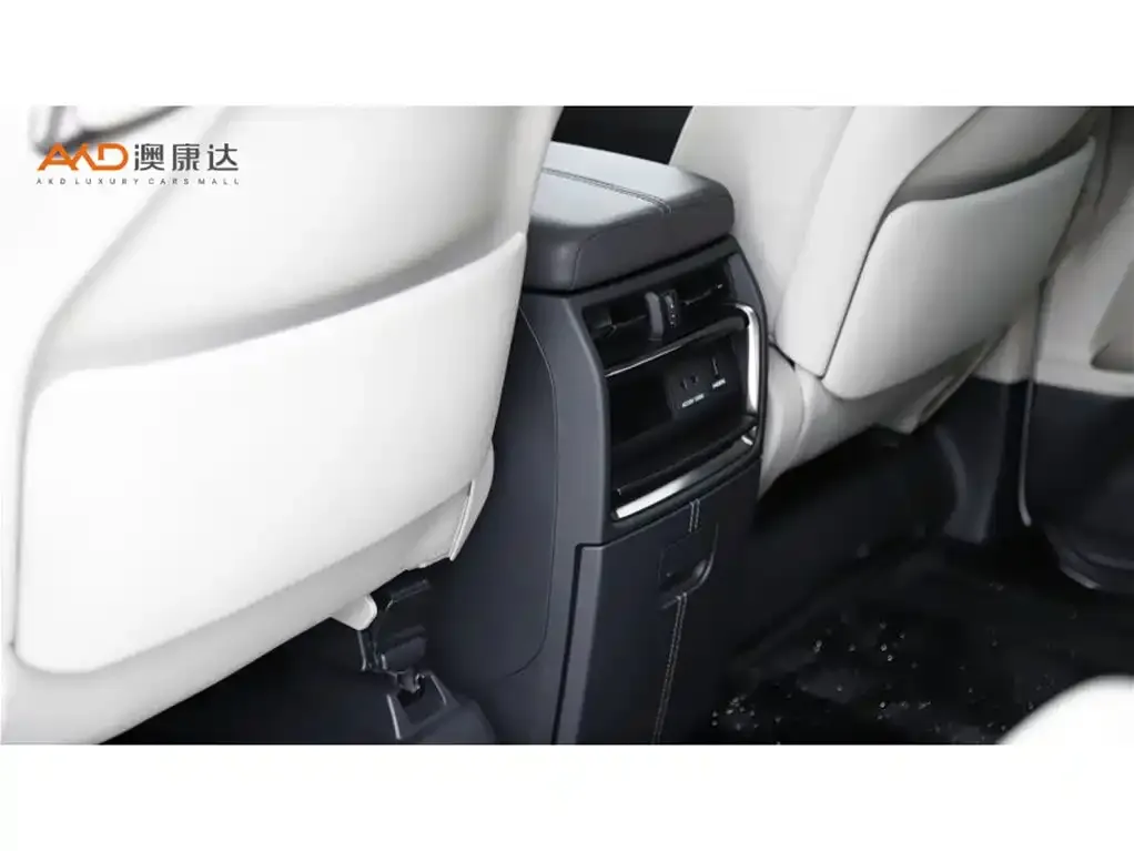 Toyota Alphard — фото 8