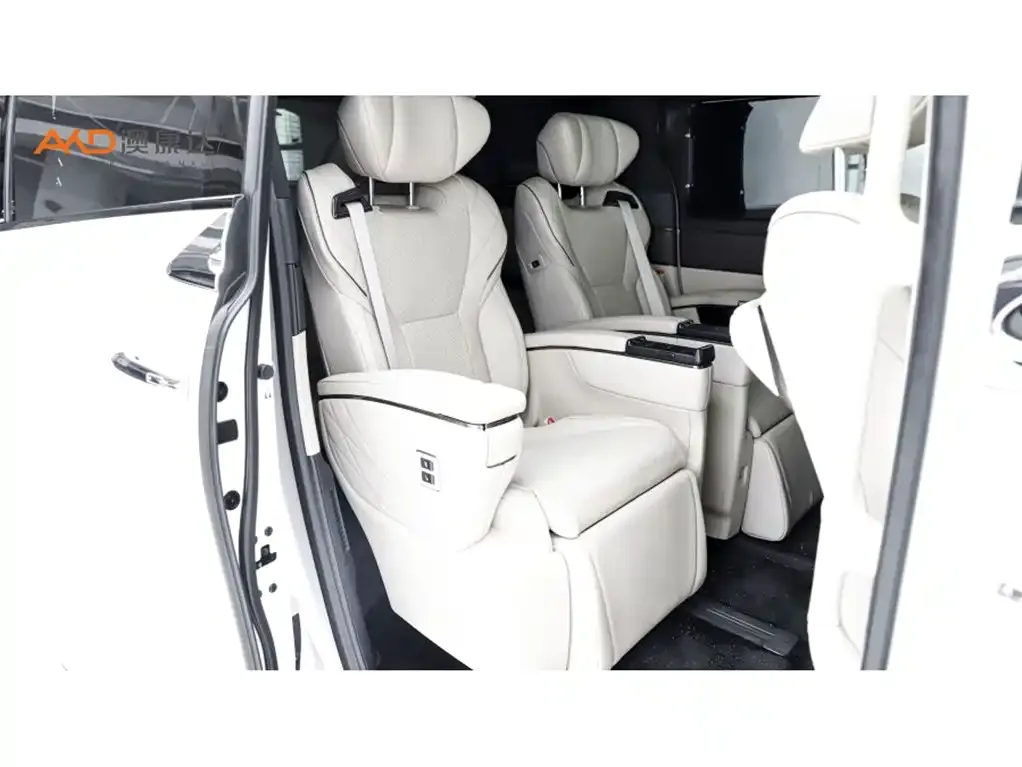 Toyota Alphard — фото 4