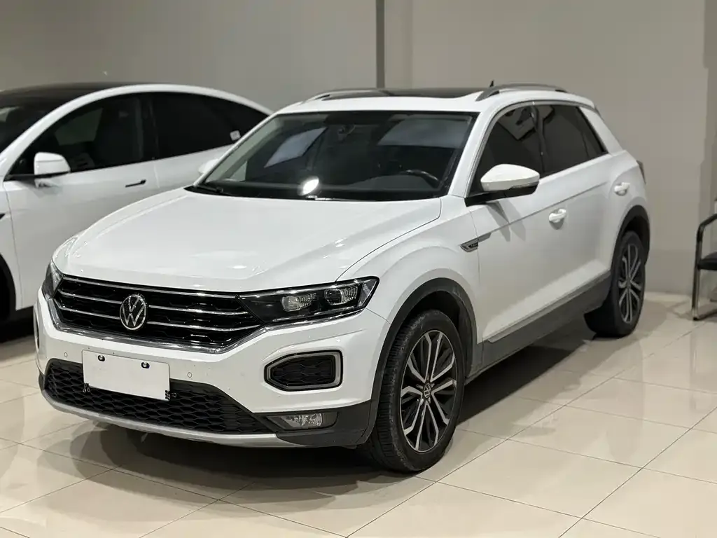 Volkswagen T-Roc — фото 1