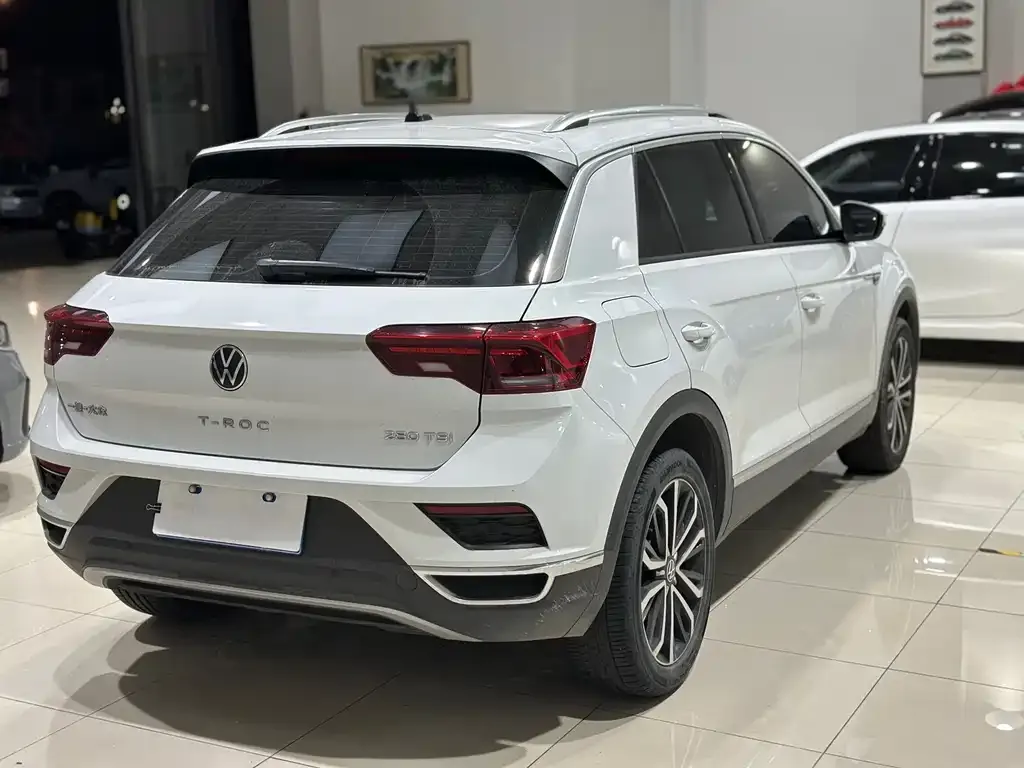 Volkswagen T-Roc — фото 4