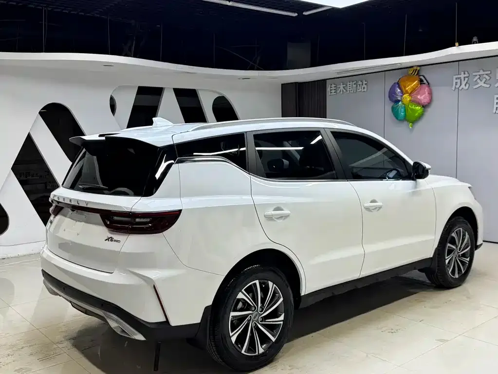 Geely Vision X6 — фото 6