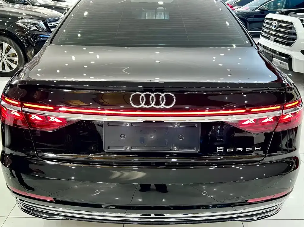 Audi A8 — фото 10