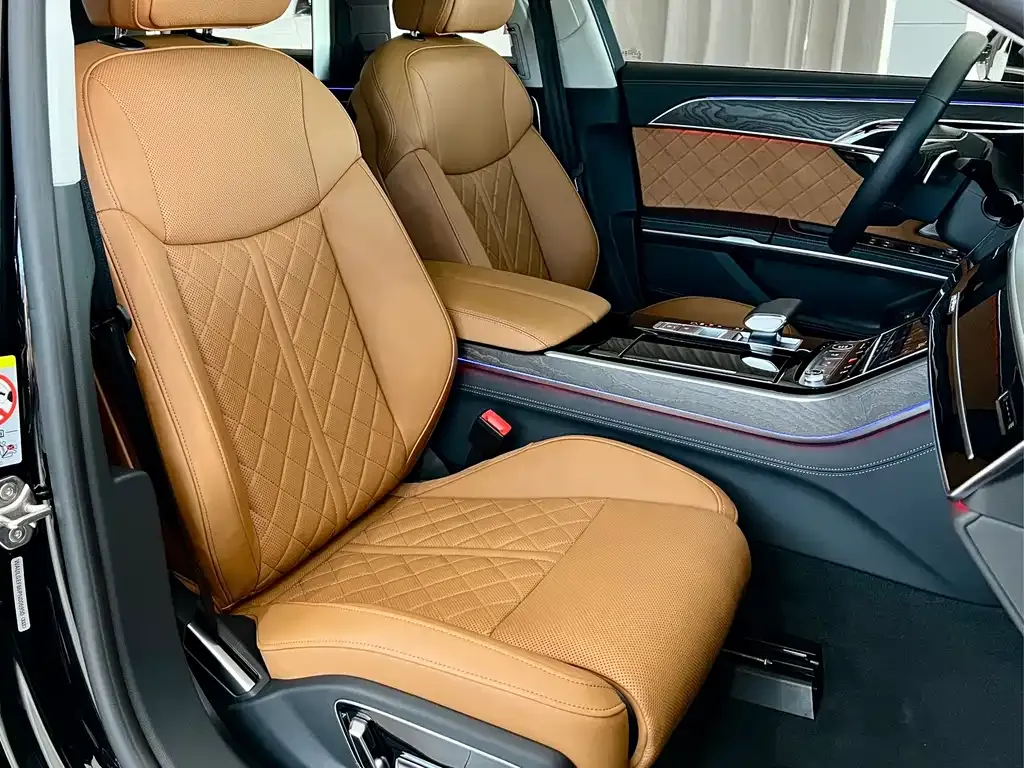Audi A8 — фото 3