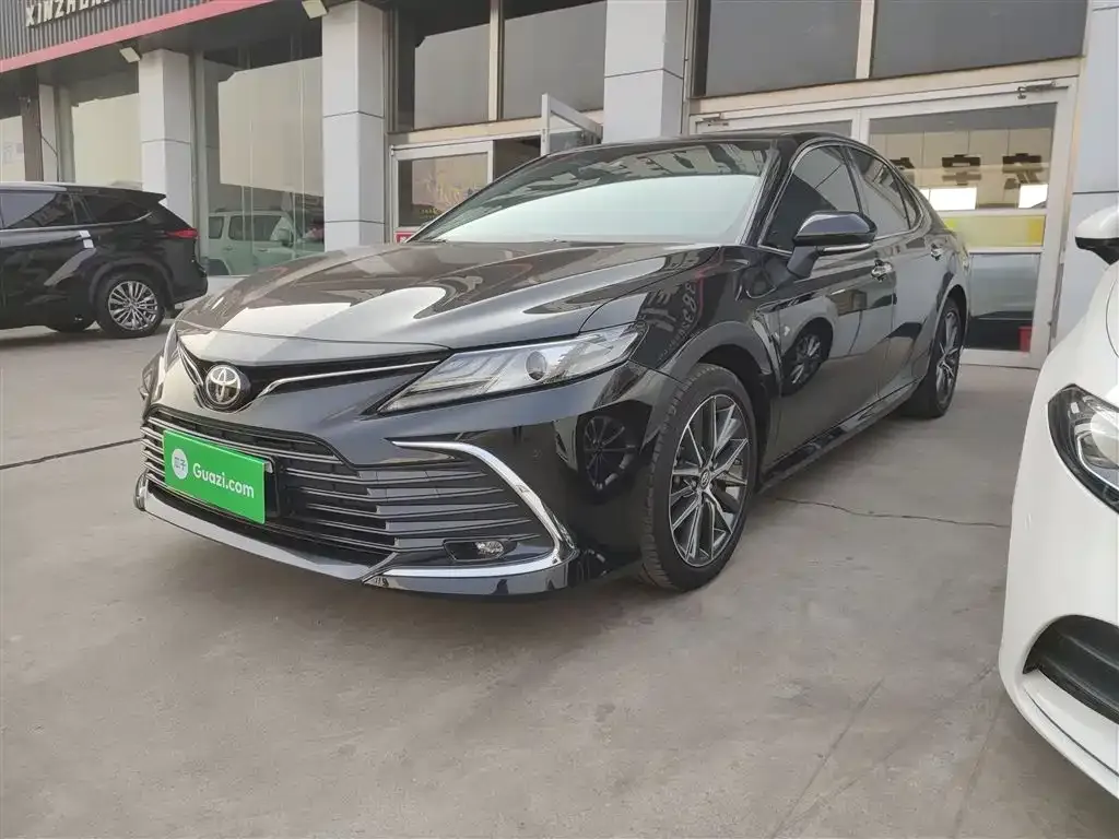 Toyota Camry — фото 8