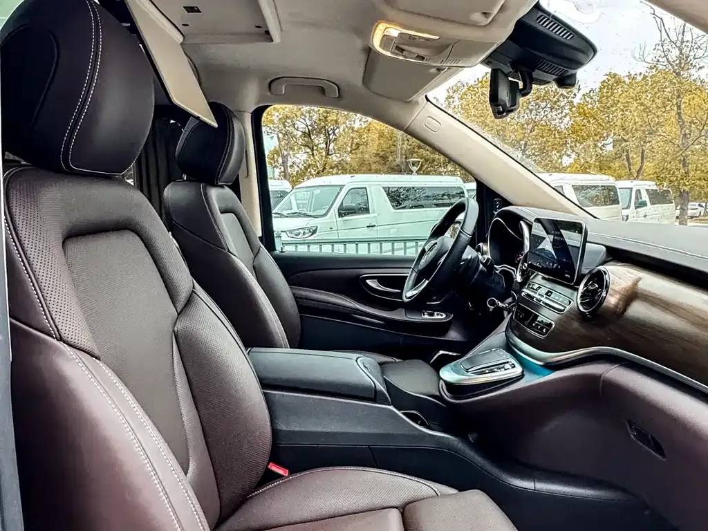 Mercedes-Benz V-Class 2024 из CN, фото 4
