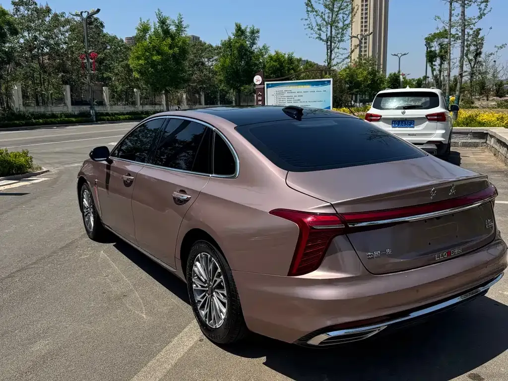 Hongqi H5 — фото 4