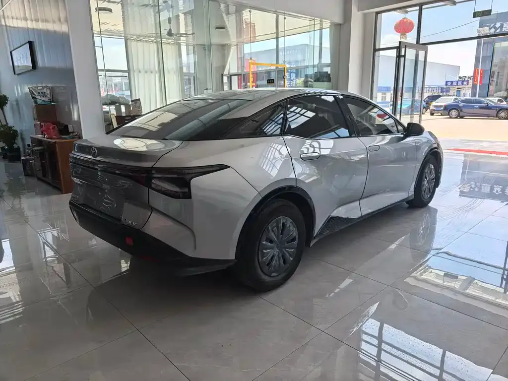 Toyota bZ3 2024 из CN, фото 7
