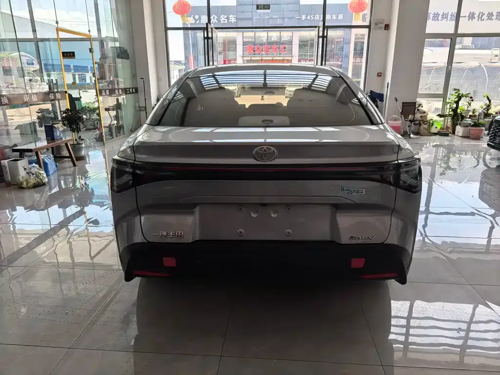 Toyota bZ3 2024 из CN, фото 3