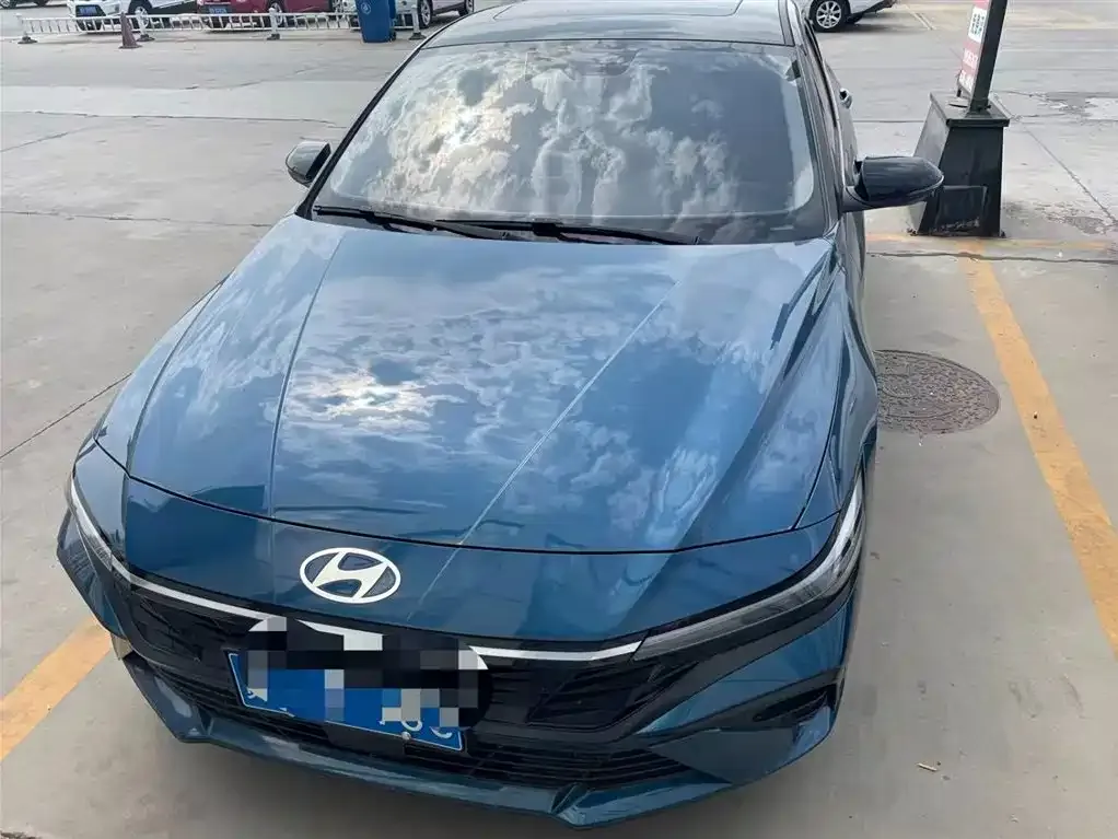 Hyundai Elantra — фото 5