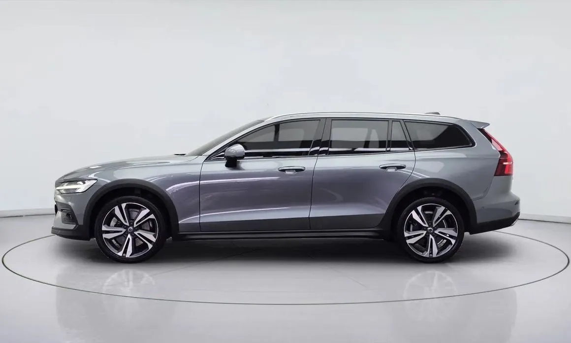 Volvo V60 2021 из KR, фото 4