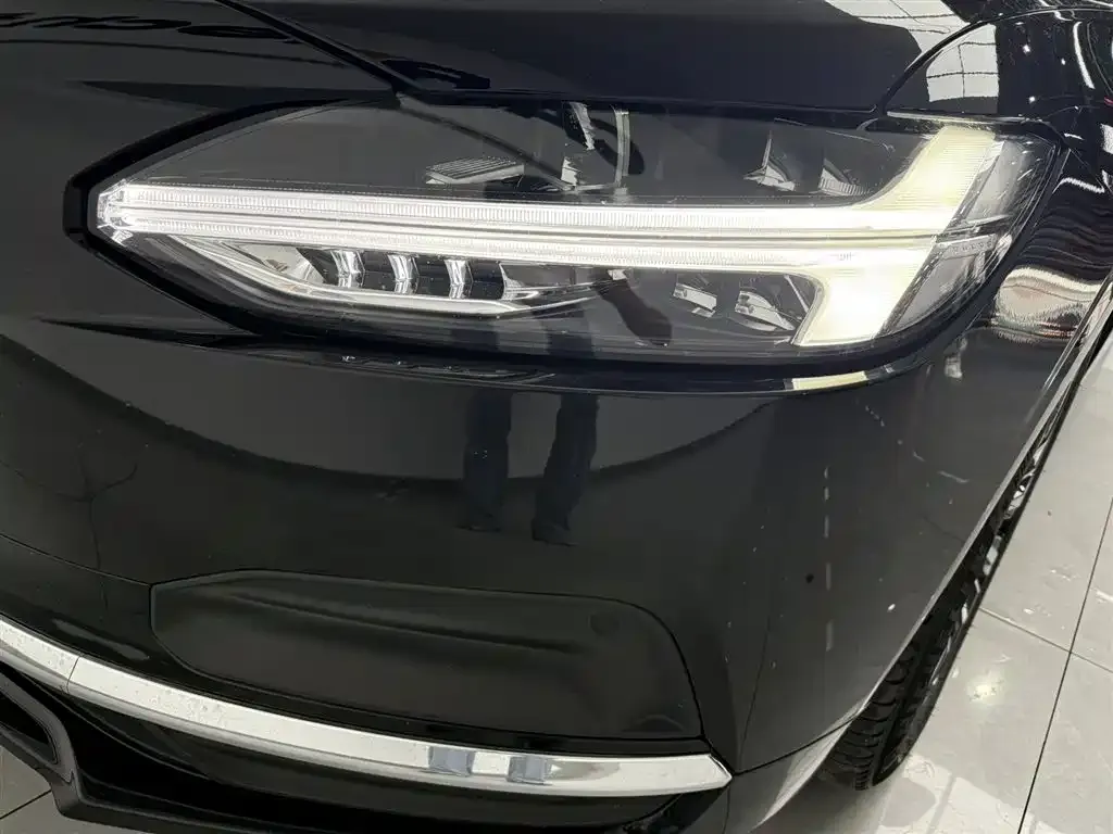 Volvo S90 — фото 9