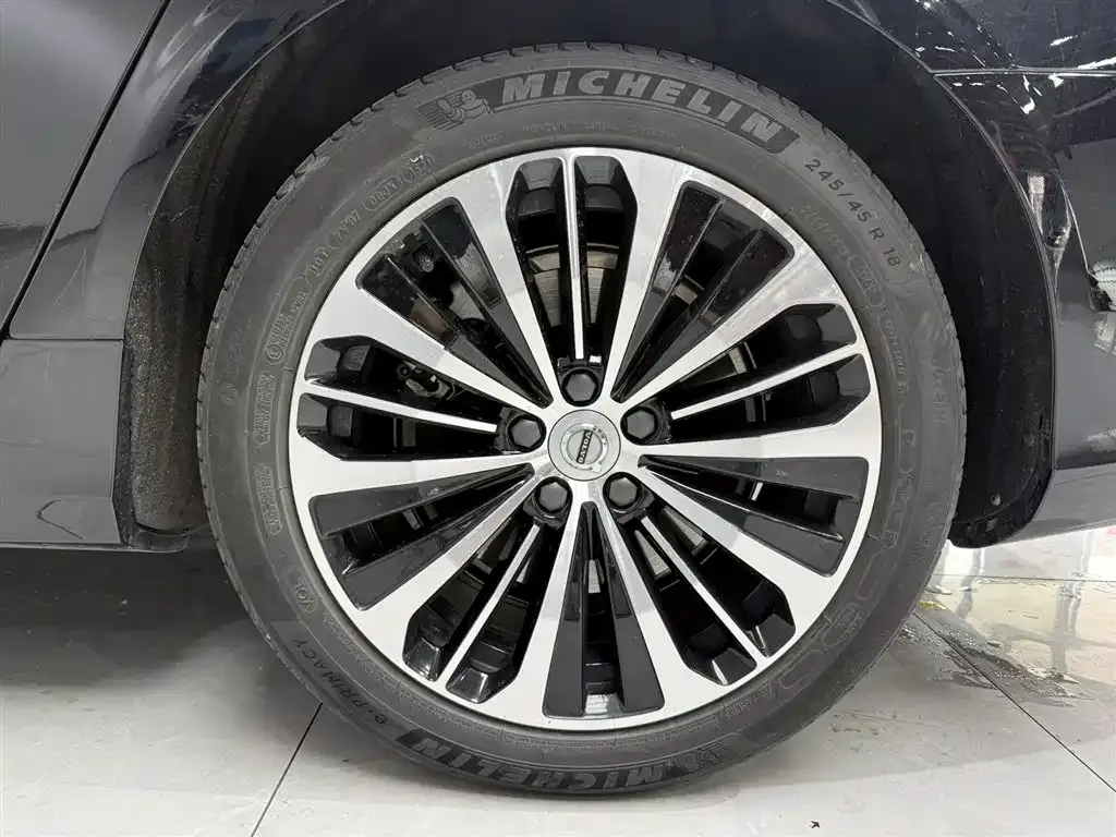 Volvo S90 — фото 6