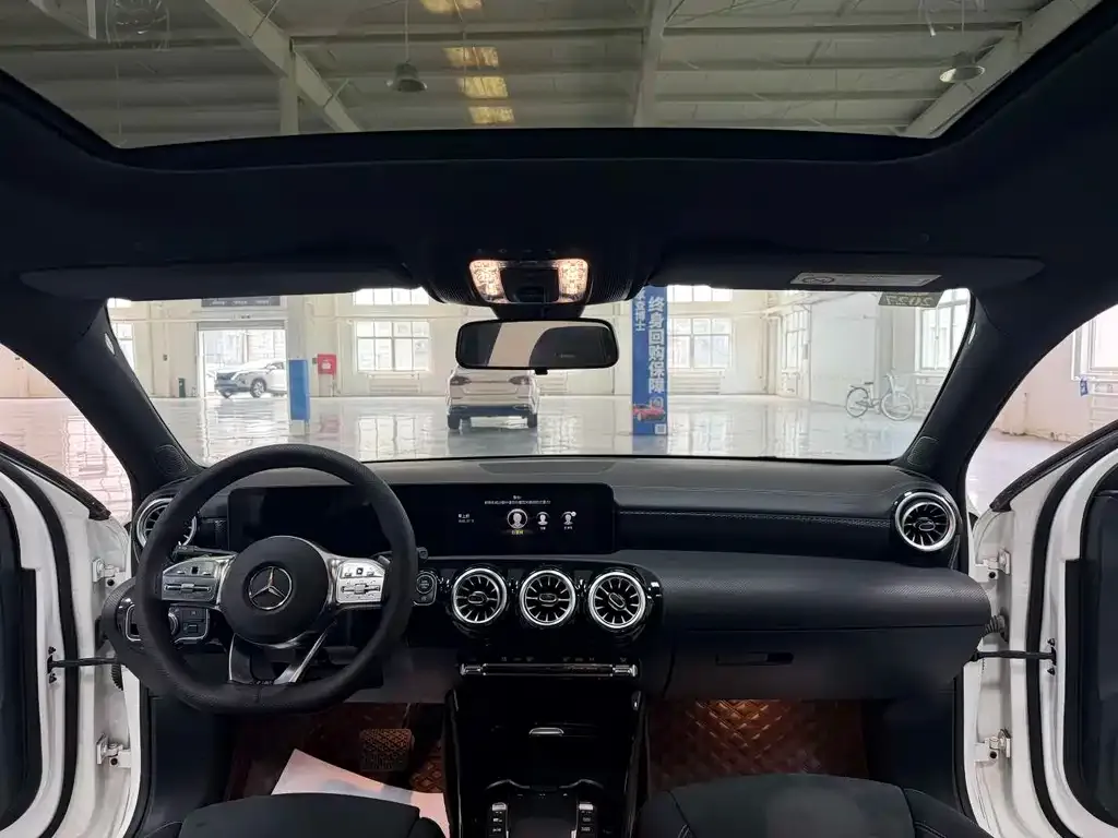 Mercedes-Benz A-Class 2023 из CN, фото 10