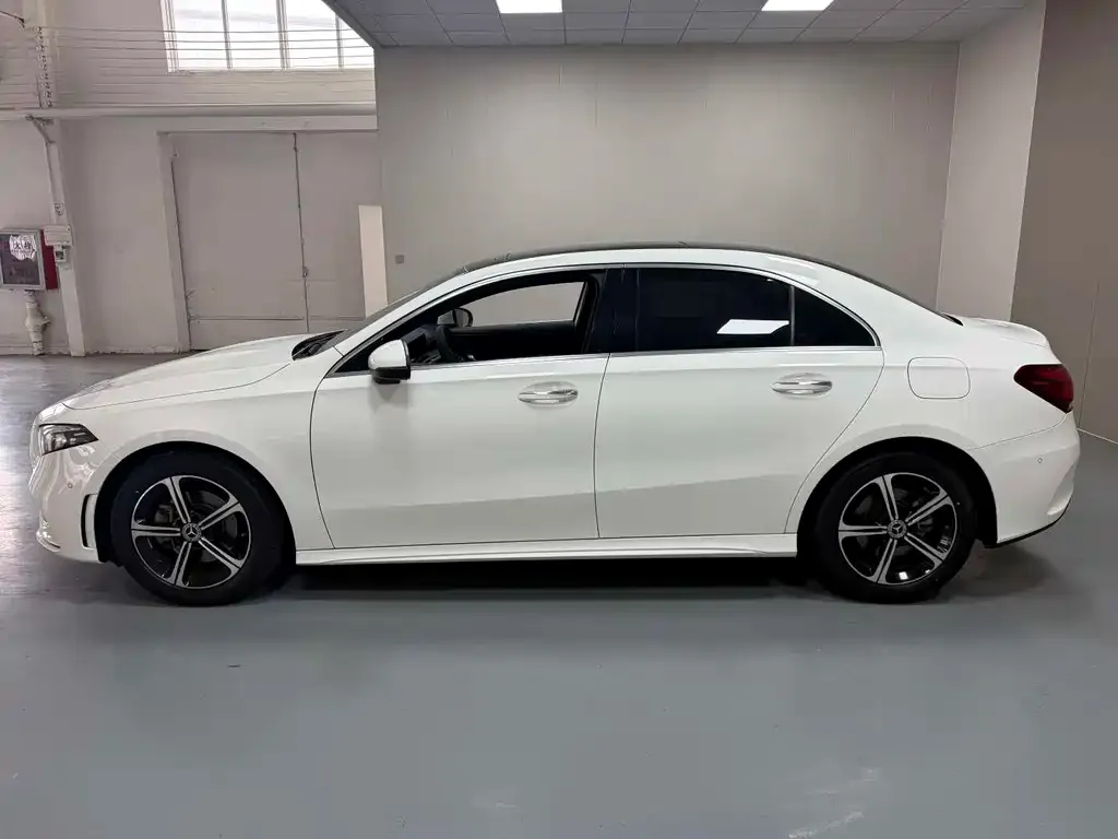 Mercedes-Benz A-Class 2023 из CN, фото 4