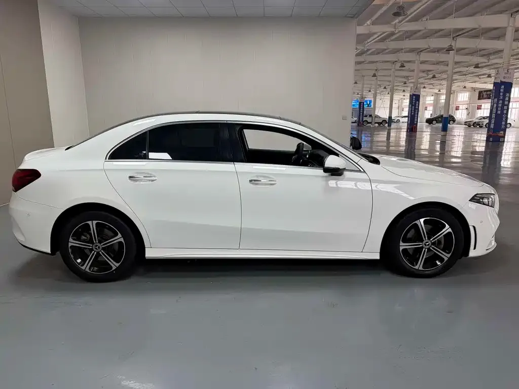 Mercedes-Benz A-Class 2023 из CN, фото 8