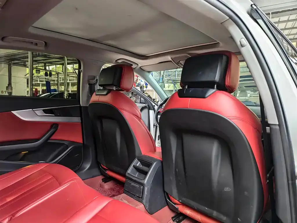 Audi A4L 2021 из CN, фото 7