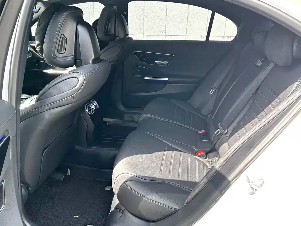 Mercedes-Benz C-Class 2025 из CN, фото 2