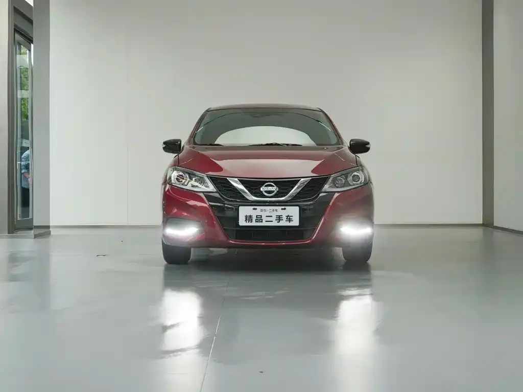 Nissan Tiida 2022 из CN, фото 2