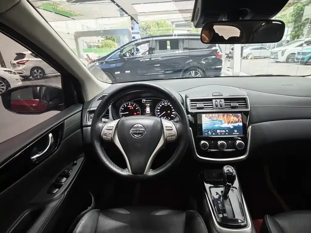 Nissan Tiida 2022 из CN, фото 3