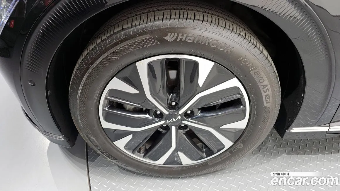 Kia EV6 2023 из KR, фото 2