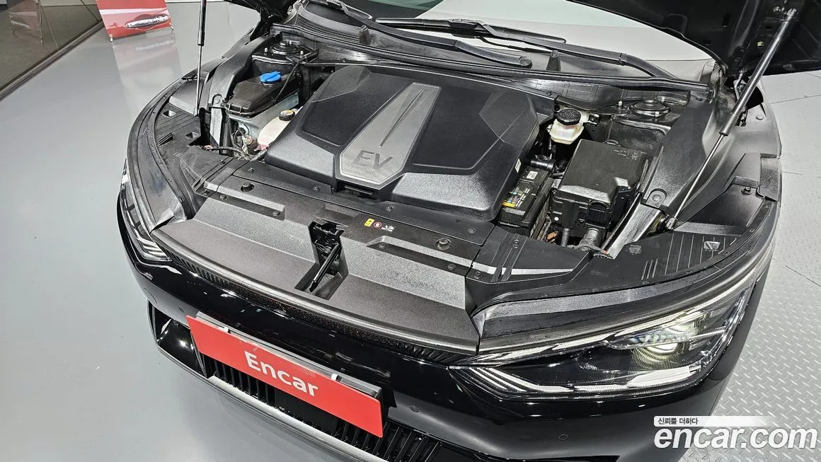 Kia EV6 2023 из KR, фото 8