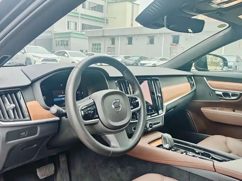Volvo S90 — фото 10