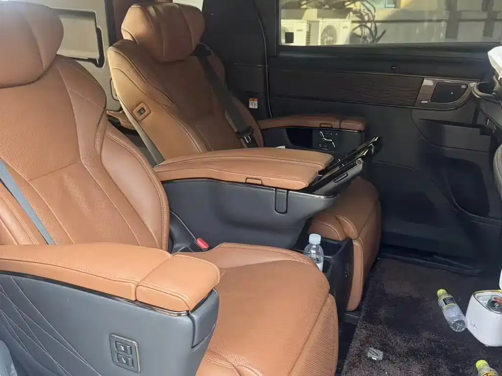 Toyota Alphard — фото 4
