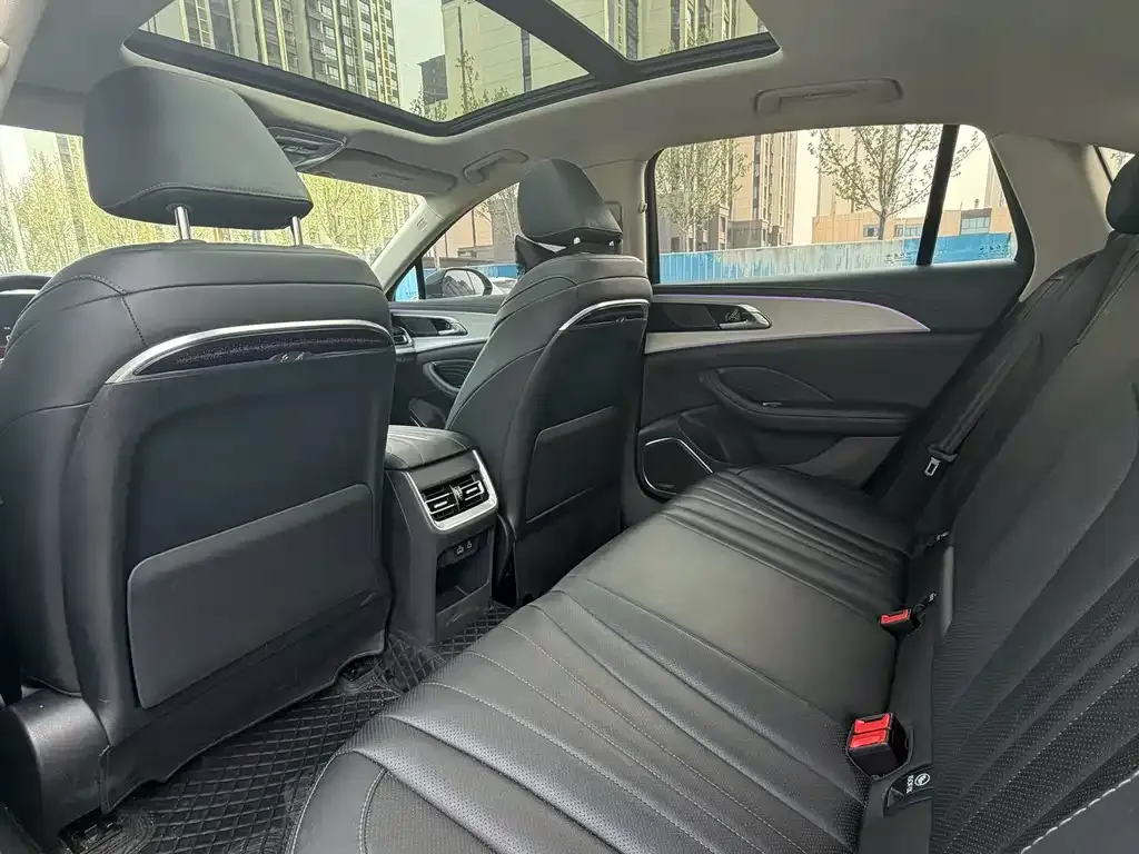 Hongqi H5 2025 из CN, фото 3