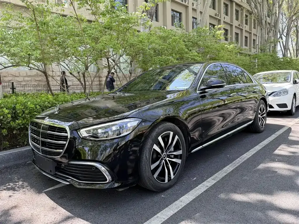 Mercedes-Benz S-Class — фото 1