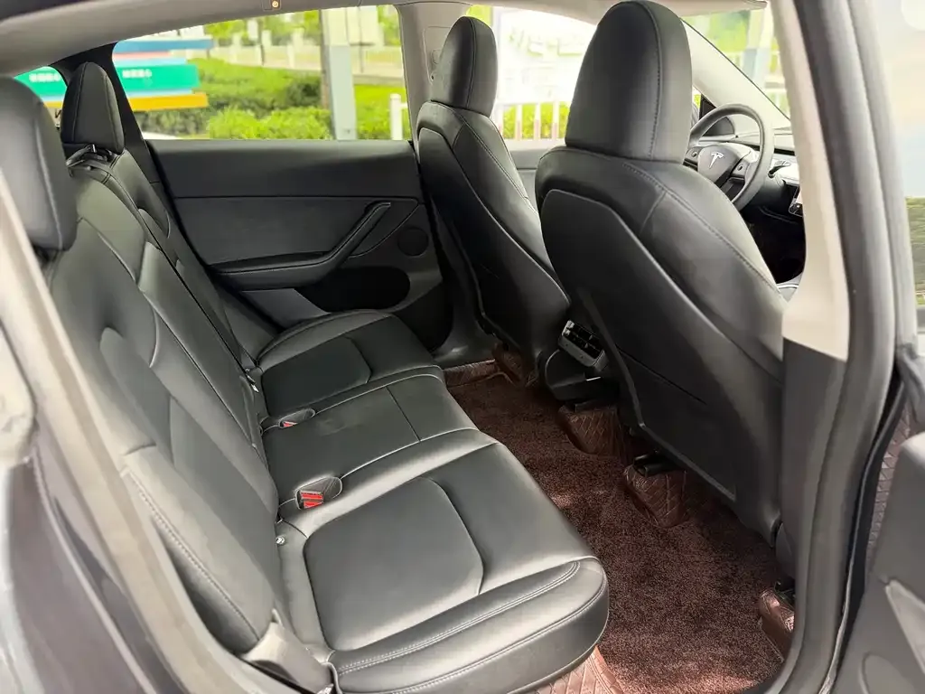 Tesla Model Y 2025 из CN, фото 2