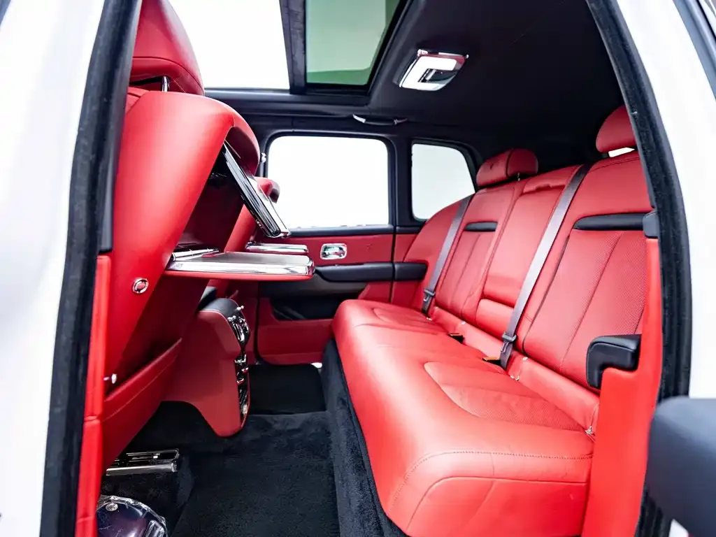 Rolls-Royce Cullinan 2021 из CN, фото 4