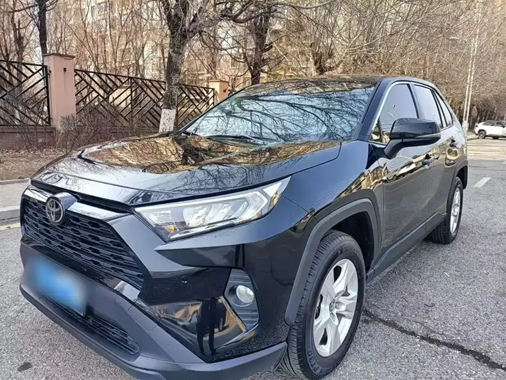 Toyota RAV4 2022 из CN, фото 1