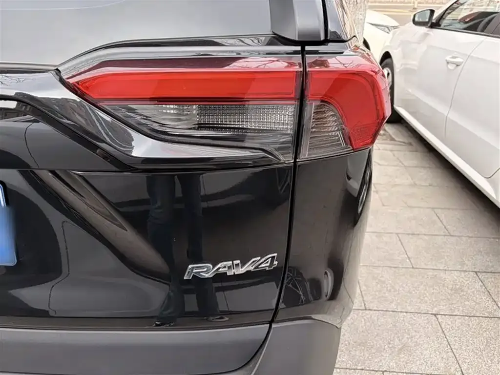 Toyota RAV4 2022 из CN, фото 6