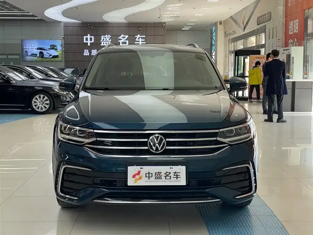 Volkswagen Tiguan L — фото 3
