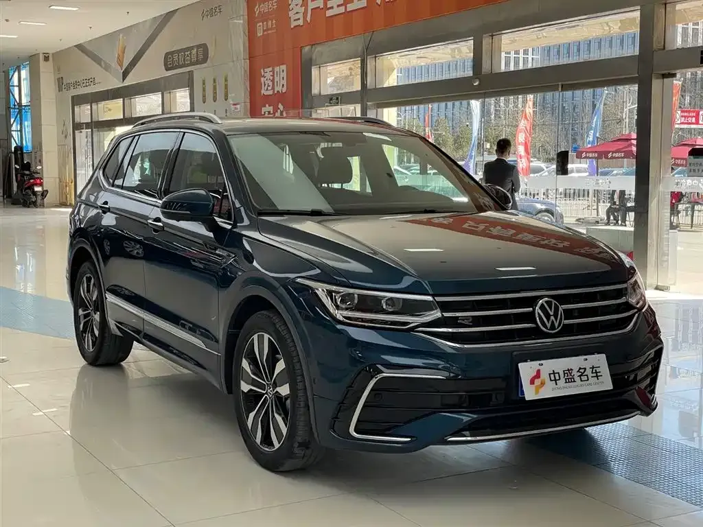 Volkswagen Tiguan L — фото 7
