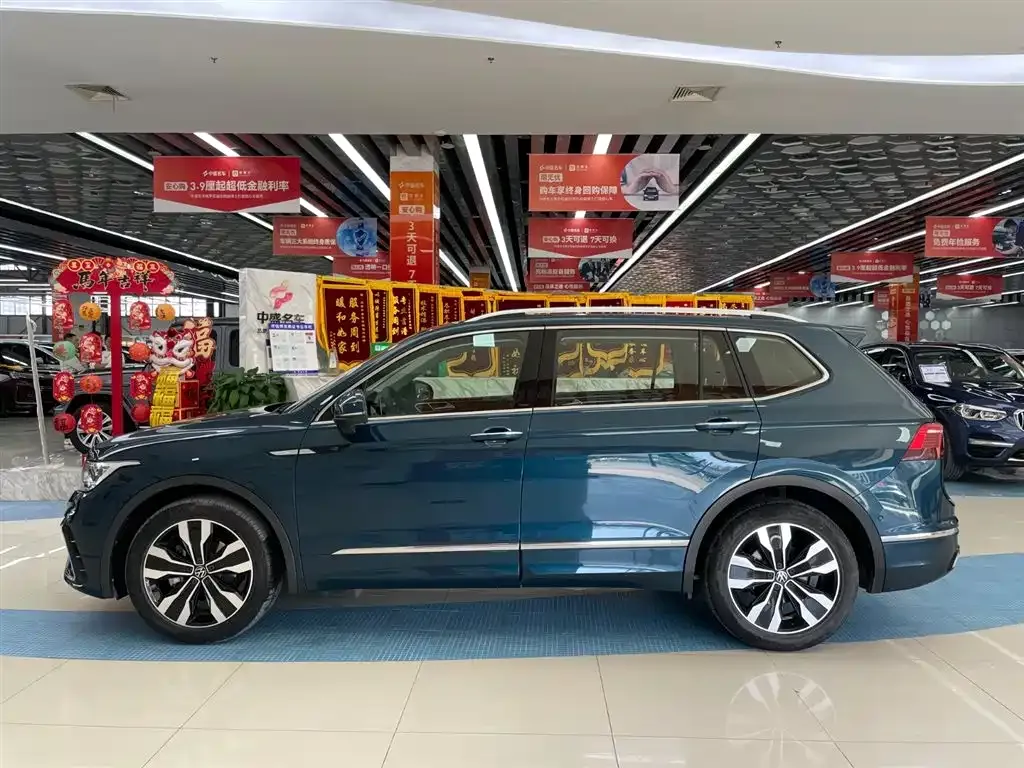 Volkswagen Tiguan L — фото 9