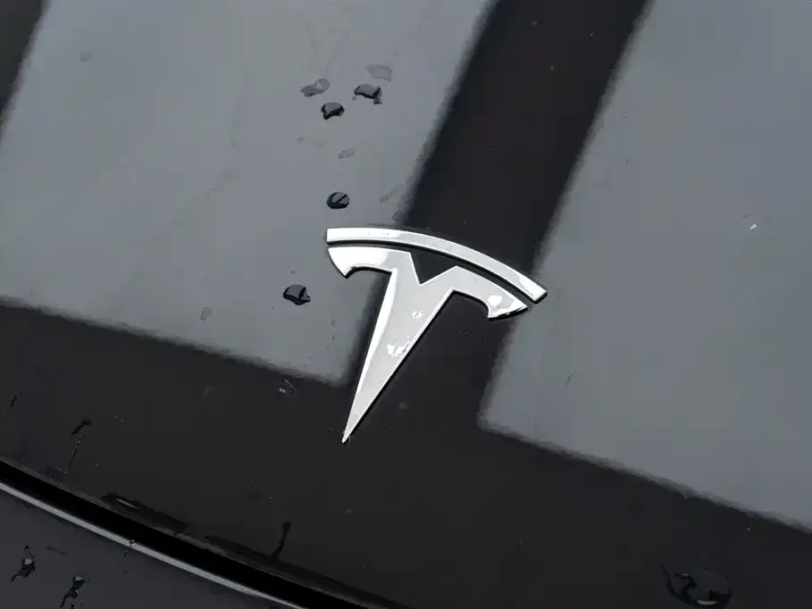 Tesla Model 3 — фото 9