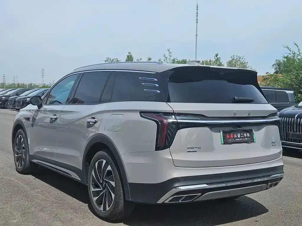 Hongqi HS7 PHEV — фото 6
