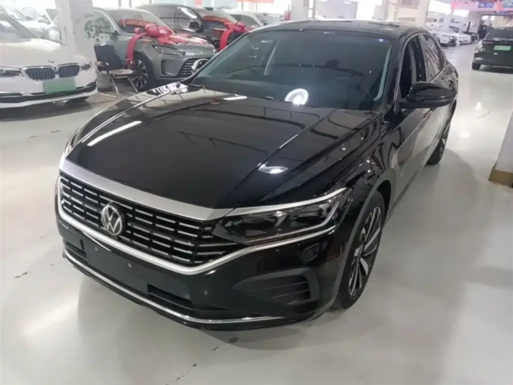 Volkswagen Passat — фото 1