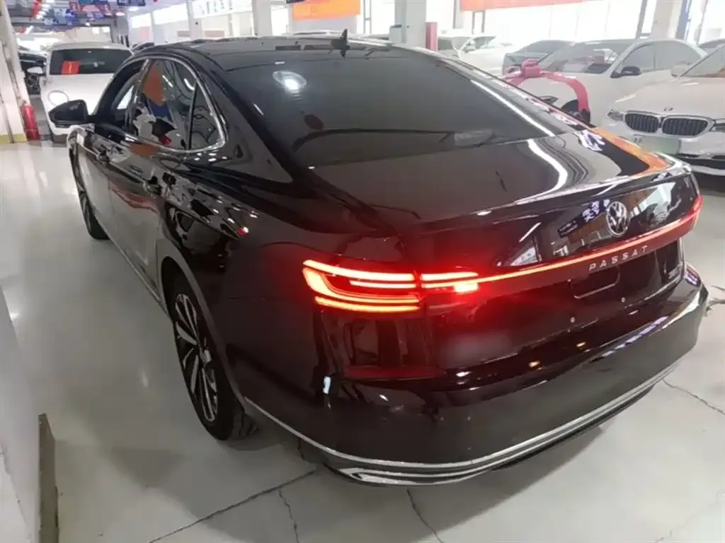 Volkswagen Passat — фото 4