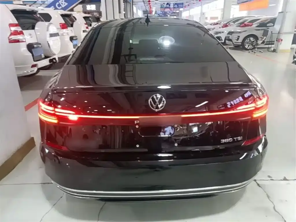 Volkswagen Passat — фото 6