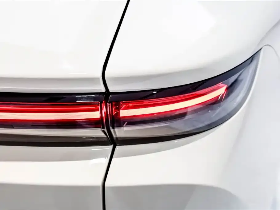 Li Auto i6 — фото 4
