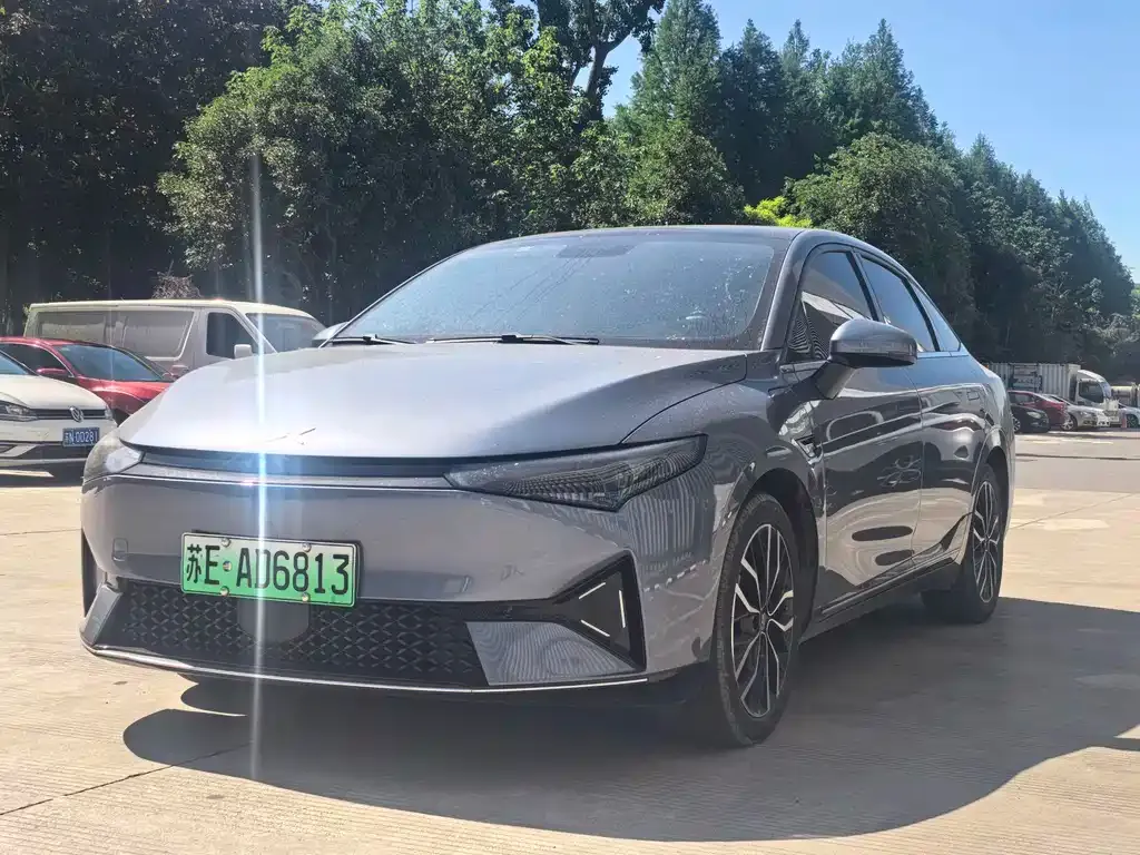 XPeng P5