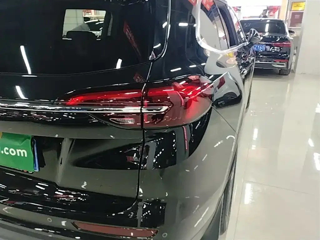 Buick Envision Plus — фото 9