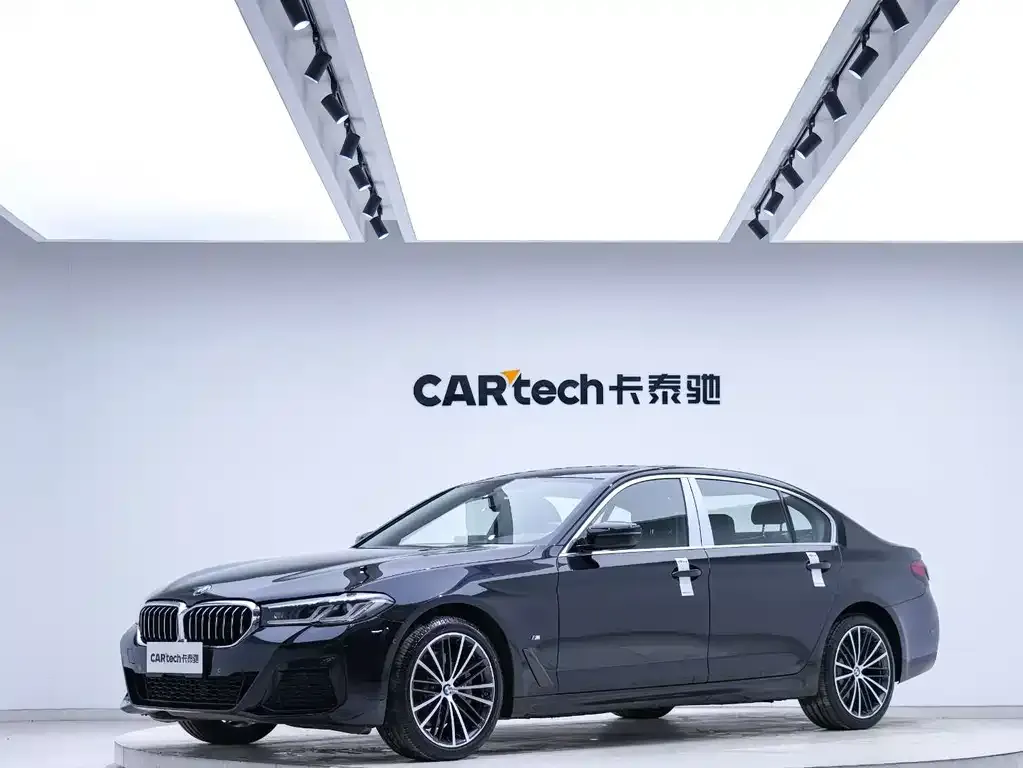 BMW 5 Series — фото 1